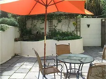 Rescorla Farmhouse B&B 3*